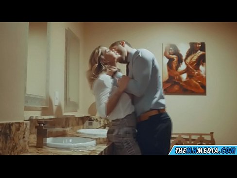 ❤️ Kur një bjonde me bukë ju josh në një banjë publike ❌ Pornografi cilësore në sq.xxxomg.ru ❌️